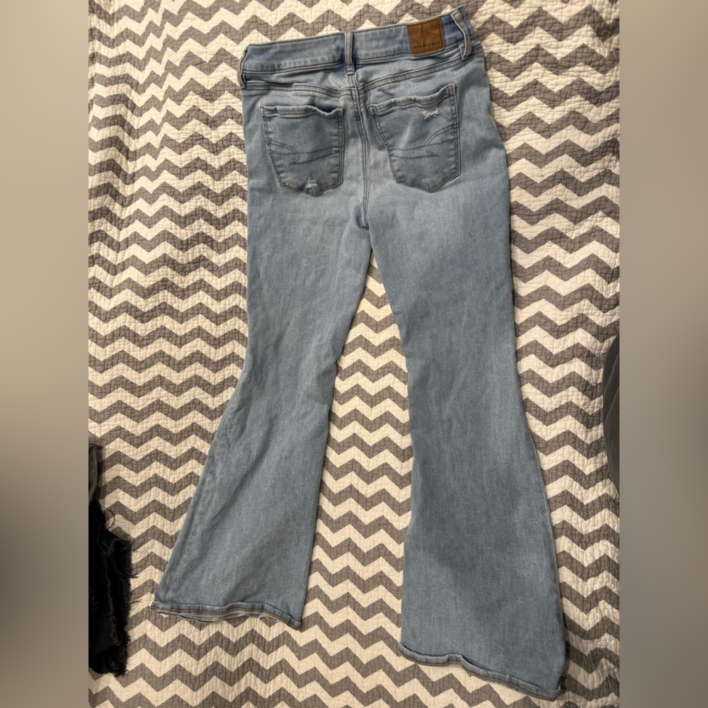 American Eagle Next Level Stretch Distressed Flare Jeans size 2 - Picture 3 of 4